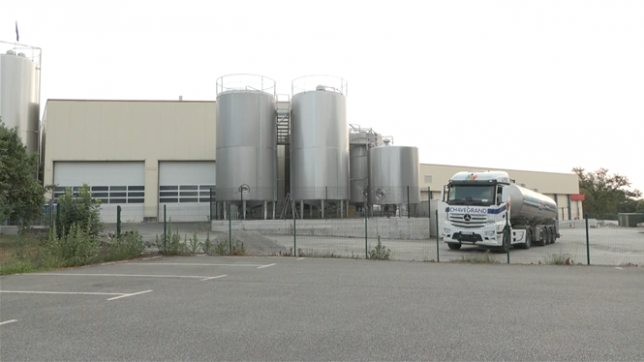 21 cas de Listeria ont été identifiés par les autorités sanitaires, dont deux morts. Un 'possible lien' a été établi avec le fromage au lait pasteurisé de l'usine Chavegrand, en France