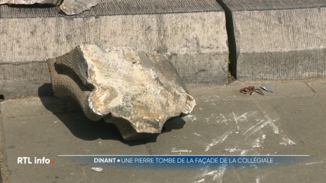 Une portion de la rue Adolphe Sax est fermée à la circulation ce jeudi matin après la chute de pierres provenant de la collégiale. Son mauvais état soulève de nombreuses inquiétudes concernant la sécurité de l'édifice, d'autant plus que la ville doit accueillir des milliers de personnes demain.
