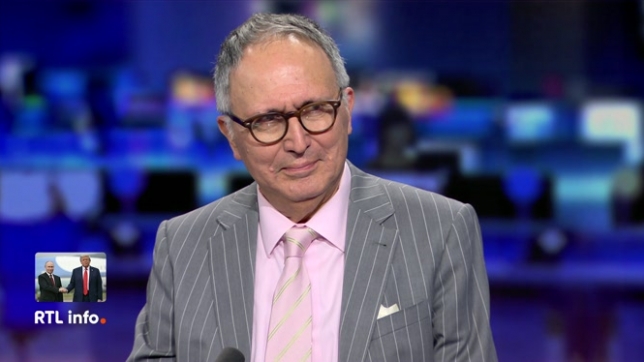 Donald Trump et Vladimir Poutine se sont séparés sans rien dévoiler d'un possible plan de paix pour l'Ukraine, tout en multipliant les déclarations engageantes. Trump dit qu'un accord dépend désormais de Zelensky.L'éclairage de Raoul Delcorde, professeur de relations internationales à l'UCLouvain.