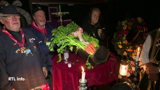 Les festivités se sont clôturées par le traditionnel enterrement de Matî l'Ohê, figure emblématique du folklore liégeois.