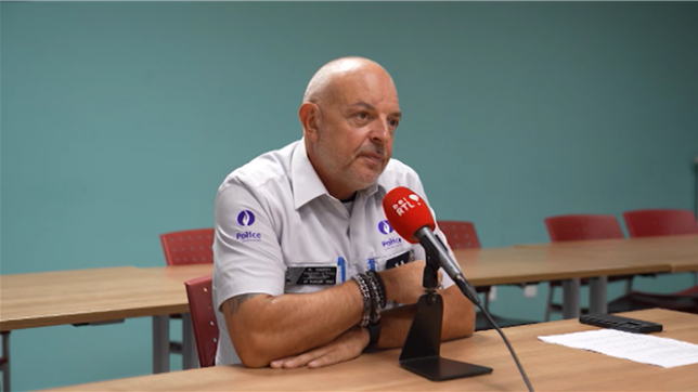 Repassez votre permis avec Bertrand Caroy : quelles sont les règles concernant les montres connectées au volant ?