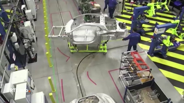 Confirmation de l'accord passé entre l'Europe et les Etats-Unis fin juillet. Les produits européens qui arrivent aux Etats-Unis seront taxés à 15%. Cela concerne aussi les voitures et produits pharmaceutiques. Aucune exemption pour les vins et spiritueux.