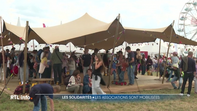 Au-delà des concerts, c'est un autre visage du festival qui se dévoile : celui du village associatif, véritable cœur engagé de l'événement. Pour les associations présentes, les Solidarités, c'est l'endroit incontournable.