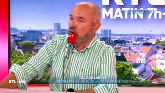 Les enseignants sont aussi dans l'incertitude pour ne pas dire l'insécurité. La réforme du tronc commun est mise sur pause. Elle prévoyait que tous les apprentissages soient imbriqués jusqu'en 3e secondaire. La ministe a décidé de la suspendre.