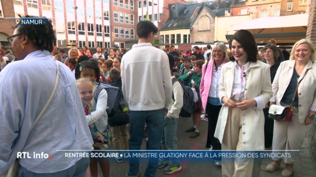 Valérie Glatigny était présente ce matin dans une école de Namur. L'occasion d'évoquer avec elle les sujets qui fâchent. De nombreux enseignants lui reprochent toujours un certain flou autour de plusieurs mesures, et notamment concernant le fameux tronc commun.