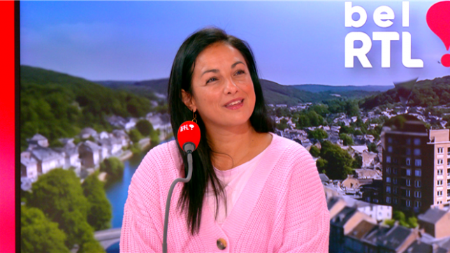 Invitée de Benjamin Maréchal dans « Ils mériteraient d’être dans le journal » le jour de son anniversaire, la chorégraphe Malika Benjelloun a eu la surprise de voir arriver Hugues Hamelynck, nouvel animateur de bel RTL et ancien professeur de théâtre de la Star Academy. Entre confidences sur leur amitié et questions sur la prochaine saison, l’échange a pris des airs de retrouvailles.