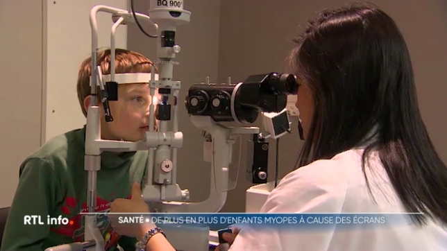 Une personne sur trois en Belgique est touchée par la myopie, un chiffre en hausse. Les causes sont multiples, et de plus en plus d’enfants sont également concernés.