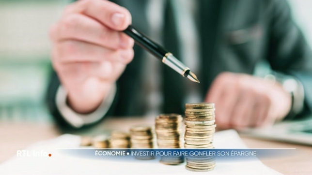 Ce qui séduit les Belges dans ces bons d’État, ce sont les taux d’intérêt proposés. Il faut dire que les comptes d’épargne sont de moins en moins intéressants. Alors, que vaut-il mieux choisir ? Quel type d’épargne privilégier et pour quels montants ?