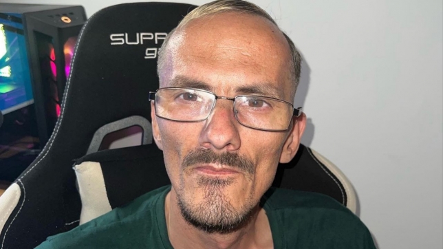 Mort-en-direct-sur-Twitch-du-streamer-Jean-Pormanove-a-46-ans-les-internautes-accusent-ses-amis-de-maltraitance (1) (1).jpg