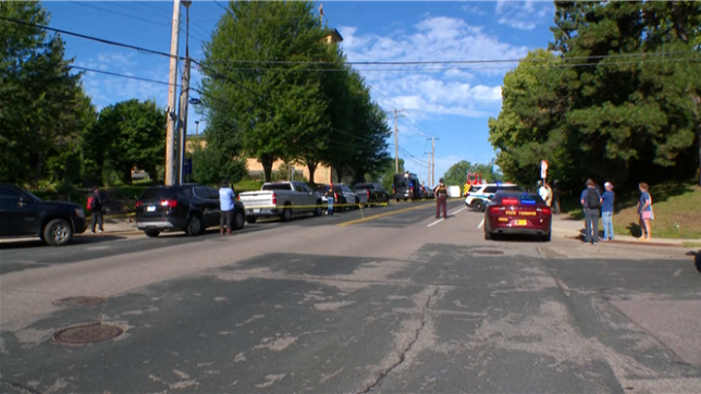 Une école catholique de Minneapolis, dans le Minnesota, a été le théâtre de tirs mercredi, selon le gouverneur de cet État du nord des Etats-Unis, les médias locaux faisant état de plusieurs victimes.