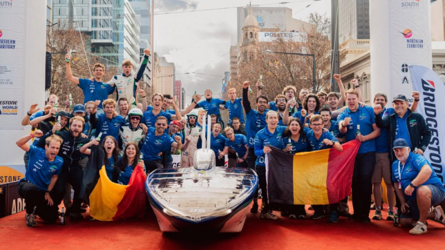 La voiture électrique et l’équipe belge qui a remporté la médaille de bronze