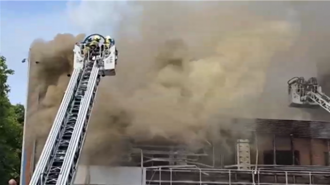 Un périmètre de sécurité a été établi autour de la zone d’incendie.