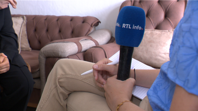 Huit patients ont été pris de malaise mercredi après un scanner CT à l’hôpital AZ Sint-Blasius de Termonde. Trois d’entre eux se trouvent en soins intensifs avec des symptômes graves mais stables. L’établissement a ouvert une enquête et retiré le produit de contraste utilisé.