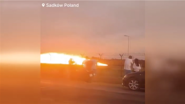 De nombreusespersonnes ont filmé la scène.