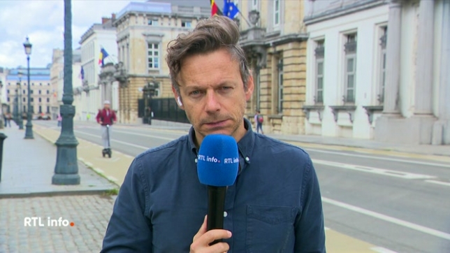 Le gouvernement fédéral a trouvé un compromis sur la position de la Belgique face au conflit israélo-palestinien. Des sanctions ciblées sont annoncées contre Israël et le Hamas, tandis qu'une reconnaissance conditionnelle de l'État de Palestine sera portée à l'ONU. Le point avec Loïc Parmentier.