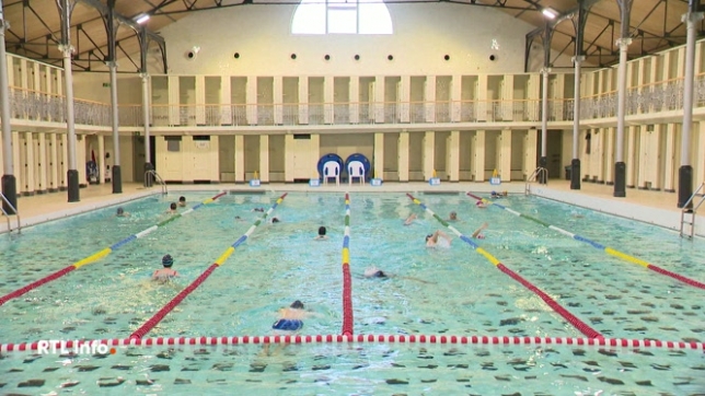 Pour la première fois en Belgique, la piscine d'Ixelles proposera dès la mi-septembre un créneau réservé à la nage et à l'aquagym pour les personnes grosses. Cette initiative, portée par l'association Fat Friendly, vise à offrir un espace bienveillant et sans complexe pour ce public.
