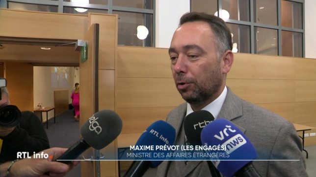 Ce matin, le Ministre des Affaires Etrangères Maxime Prévot est venu défendre la position du gouvernement au sujet de la reconnaissance de l'Etat Palestinien en commission parlementaire. L'opposition a dénoncé les interprétations divergentes d'un même accord au sein de la majorité.