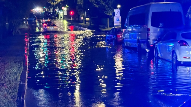 De nombreuses chaussées inondées.