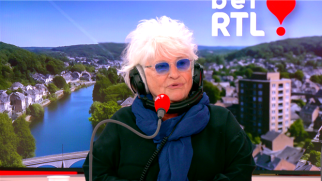 Figure historique des Enfoirés, Catherine Lara explique avoir quitté la troupe en 2012, après trois décennies d'engagement au service des Restos du cœur. Si elle est revenue pour un ultime show en 2022, l’artiste assume pleinement sa décision de s’éloigner.