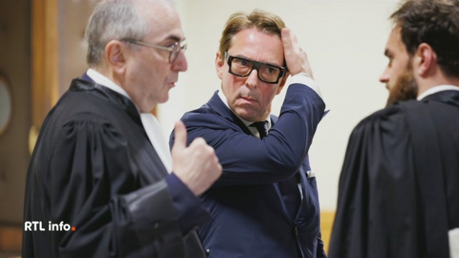 Le tribunal correctionnel de Bruxelles a déclaré mardi Carl De Moncharline, figure du monde de la nuit bruxellois, coupable d'atteinte à l'intégrité sexuelle de deux mineures en 2014 et 2015. Il écope d'une simple déclaration de culpabilité. Les préventions de viol n'ont pas été retenues.