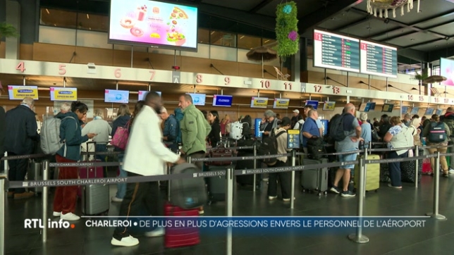 Les employés de l'aéroport de Charleroi dénoncent l'agressivité de certains voyageurs. Ils ont subi pas moins de 77 agressions en 2024, et déjà 38 cette année. Le phénomène prend de l'ampleur, alors que les motifs de cet énervement sont assez variés.