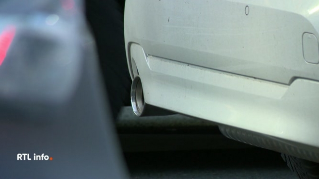 La Cour constitutionnelle a suspendu l’ordonnance prévoyant le report de certaines mesures de la LEZ, la zone de basses émissions, qui interdit aux véhicules les plus polluants de circuler sur le territoire de la région.