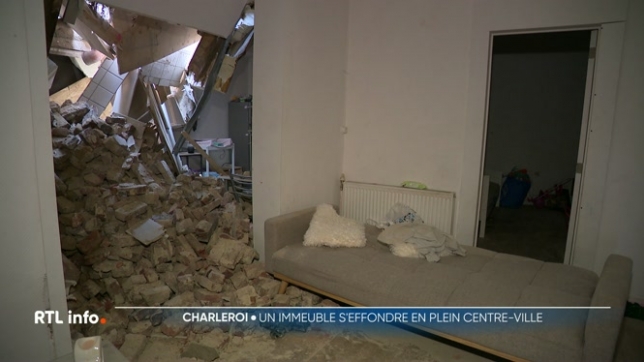 Une partie d'un bâtiment s'est effondrée alors qu'il y avait une dizaine de personnes à l'intérieur, sans faire de blessés. C'est une grue qui effectuait des travaux à proximité qui a percuté un mur porteur.