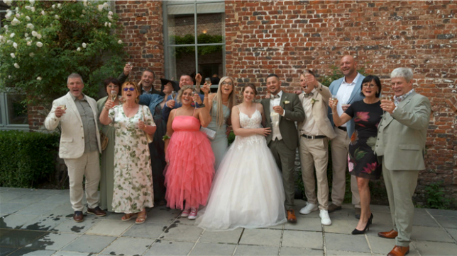 La saison 17 de L’Amour est dans le pré démarre sur RTL tvi et RTL play, mais les agriculteurs des saisons précédentes sont loin d’avoir disparu. Entre mariages, nouveaux compagnons et coups de foudre inattendus, retour sur les destins croisés des anciens candidats.