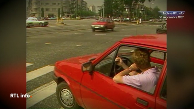 Certaines propositions politiques n'ont jamais vu le jour. C'est le cas d'une proposition du ministre Herman De Croo qui, en 1987, avait proposé un permis spécial pour les conducteurs de moins de 25 ans.