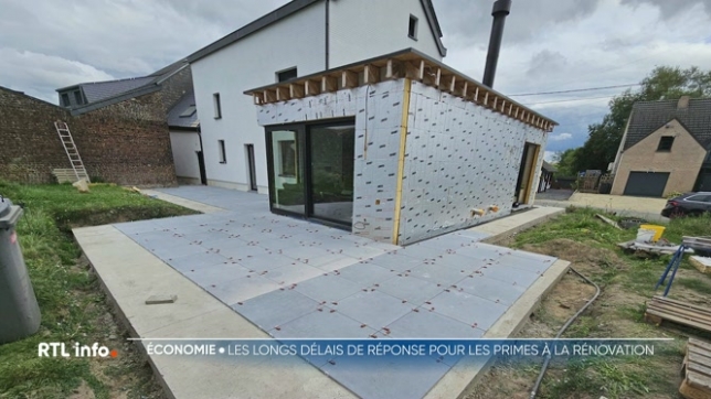 A l'annonce de la fin des primes pour rénovation des logements en Wallonie, de nombreux Wallons ont fait la demande d'intervention auprès de la Région Wallonne. Aujourd'hui, ils sont près de 50.000 a toujours être dans l'attente d'une réponse; les délais dépassent parfois les 12 mois...