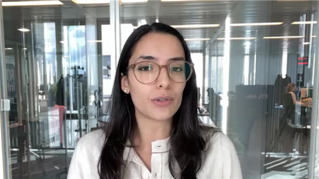 Daniel est médecin généraliste. Alors qu’une de ses patientes nécessitait une intervention d’urgence, il s’est garé sur un emplacement réservé aux véhicules d’urgence. Quelques jours plus tard, il reçoit une amende de 250 euros. Était-il en tort ?