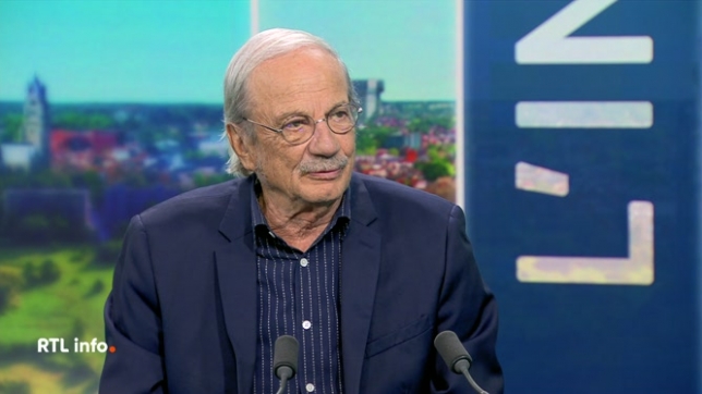 Délice d’irrévérence, de drôlerie et d’émotion, Patrick Chesnais, seul en scène, présente ses excuses. Entre anecdotes truculentes et confidences poignantes, il se livre.
