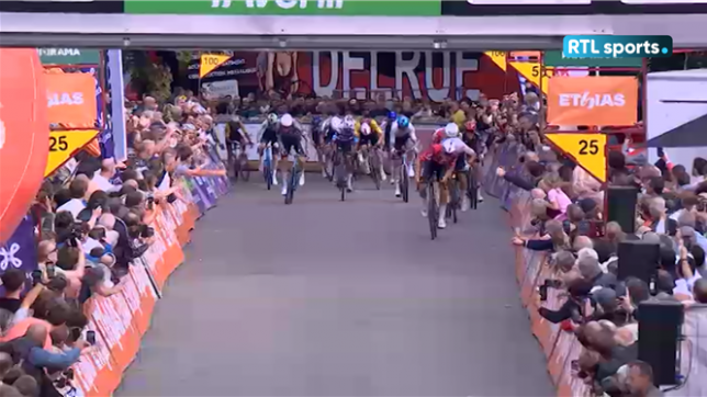 GP de Wallonie: l'énorme victoire d'Arnaud De Lie au sprint