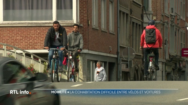 En Wallonie, la cohabitation entre les cyclistes et les automobilistes est compliquée, et ce malgré l'investissement dans des zones et pistes cyclables.  Un cycliste sur 2 se sent en insécurité, tandis que les conducteurs trouvent la signalisation peu claire.