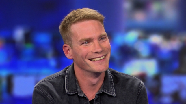 WEB signature.00_01_00_16.Still001.jpg