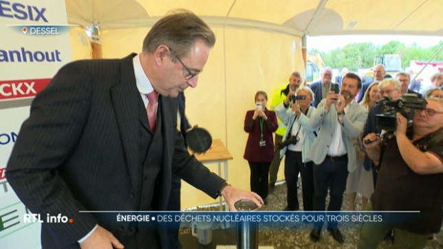 A Dessel, la première pierre du site destiné au stockage définitif des déchets faiblement radioactifs a été posée.