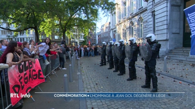 Le rassemblement en hommage à Jean Gol à l'université de Liège a dégénéré, plus de 400 manifestants s’étant réunis pour protester contre la venue de Georges-Louis Bouchez. Des policiers ont été blessés et une enquête ouverte pour retrouver les auteurs.