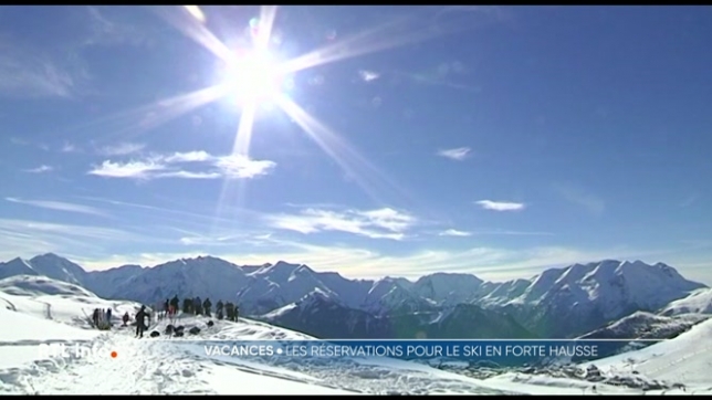 Certains préparent déjà leur séjour au ski. Les réservations ont fortement augmenté, jusqu'à +50 % en un an chez certaines compagnies.