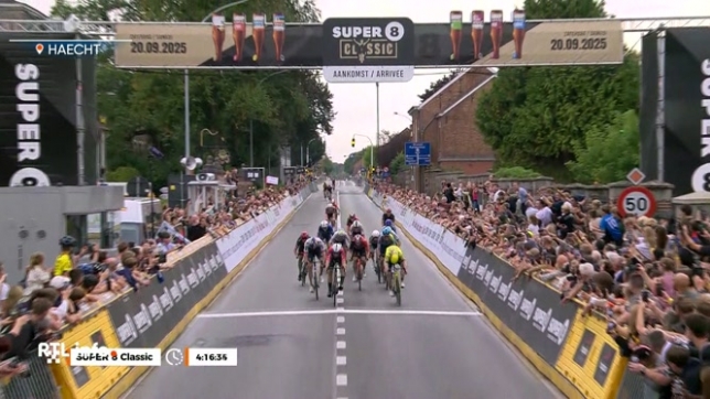 Arnaud De Lie (Lotto) a inscrit son nom au palmarès de la Super 8 Classic (1.Pro), dont la 15e édition a été disputée sur 200,7 kilomètres samedi entre Brakel et Haecht. L'Ardennais de 23 ans s'est imposé de quelques centimètres au sprint devant le Britannique Matthew Brennan.