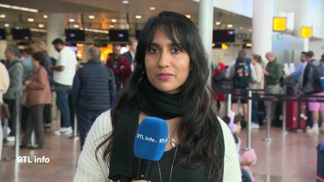 Laxmi Lota, en direct de Zaventem, fait le point sur la situation qui n'a toujours pas évolué à l'aéroport de Bruxelles. Des mesures avaient pourtant été prises pour maîtriser l'attaque mais 44 vols ont été annulés ce dimanche.