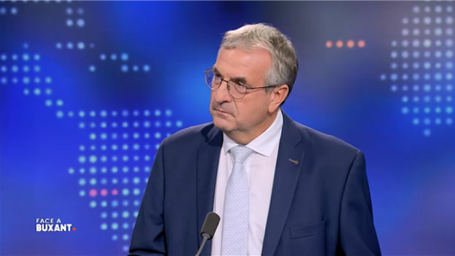 Pierre-Yves Jeholet et Marie Lecocq étaient les invités du Face à Buxant ce dimanche. Ils ont évoqué l'éventualité de réduire les allocations familiales. Pour le libéral, il faut en discuter sans tabou.