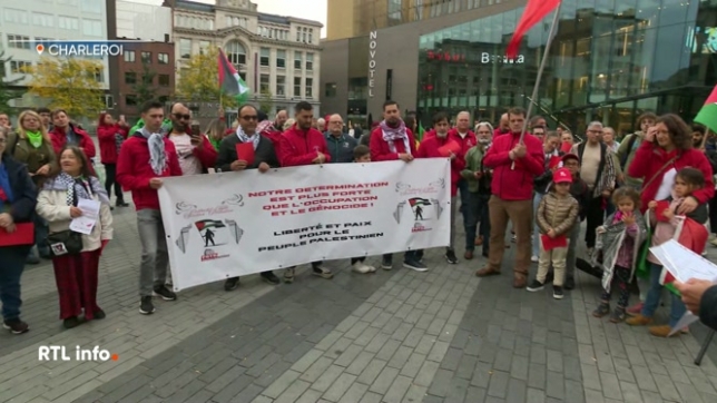 Près d'une centaine de personnes se sont rassemblées place Verte à Charleroi, à l'appel de la plateforme pour la paix et la solidarité internationale qui regroupe des syndicats et des citoyens. Les manifestants demandent que le gouvernement belge reconnaisse la Palestine sans conditions.