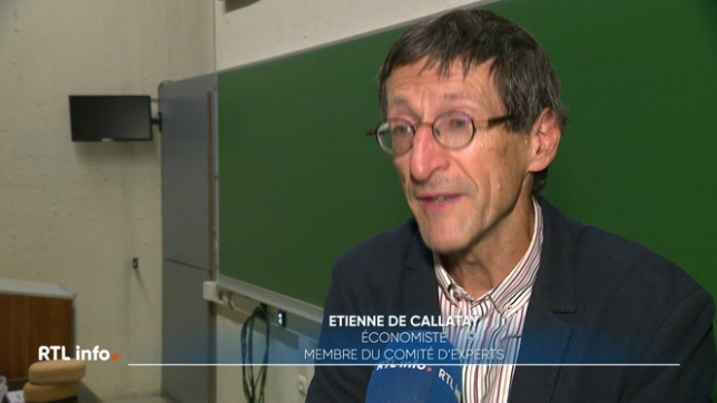 La Fédération Wallonie-Bruxelles traîne une dette de 14 milliards d'euros. Des experts ont remis un rapport au gouvernement, dans lequel ils conseillent d'accélérer le rythme des économies, principalement dans l'enseignement.