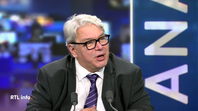 En plateau, Christophe Giltay commente la condamnation de l'ancien président français à 5 ans de prison, pour financement illégal de sa campagne électorale pour la présidence en 2007. Jamais un chef d'état français n'avait dû faire de la prison jusqu'ici.