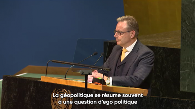 Le Premier ministre Bart De Wever s'est prononcé, jeudi devant l'Assemblée générale des Nations unies à New York, en faveur de la coopération internationale, du libre-échange et contre un monde régi par la logique brutale du pouvoir. Prouvons que le destin de l'humanité n'est pas de dominer ou de souffrir, mais de coopérer, a-t-il déclaré.