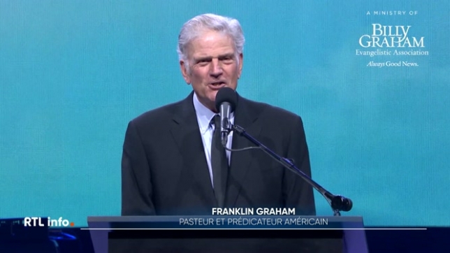 L'événement organisé à l'ING Arena a réuni 13.000 personnes qui ont écouté les prédications de Graham Franklin, un fervent soutien du président américain Donald Trump. Entre prières, chants et déclarations radicales, le prédicateur a livré une vision très politique du monde.