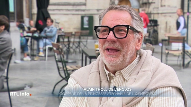 Le 3 octobre prochain, le grand-duc Henri abdiquera au profit de son fils Guillaume, après 25 ans de règne. Derrière le protocole et le faste, il y a ceux qui travaillent dans l'ombre. Parmi eux, le coiffeur de la grande-duchesse Maria Teresa et de la grande-duchesse héritière Stéphanie. Rencontre.