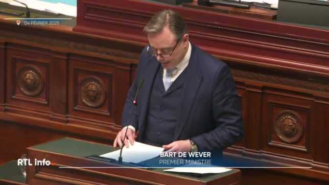 Le déficit 2026 s'élève à 26 milliards d'euros. Les partenaires du gouvernement fédéral débutent les travaux en conclave budgétaire demain. Combien économiser ? Où trouver l'argent ? Réduire les dépenses ? Accroître les recettes ? Peut-on s'inspirer des gouvernements Dehaene dans les années 90 ?