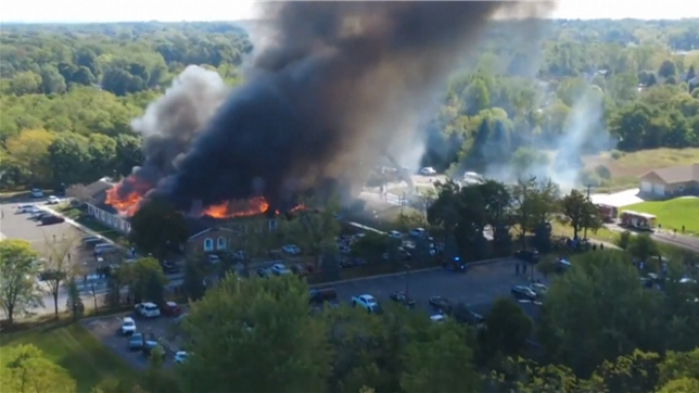 Une personne a été tuée et neuf ont été blessées dimanche après qu'un homme a ouvert le feu en plein office dans une église mormone du Michigan, dans le nord des États-Unis, selon la police, Le suspect a bouté le feu à l'édifice avant d'être abattu sur place.