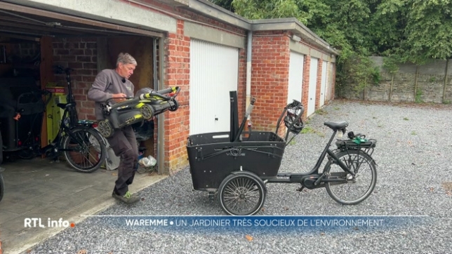 Danny Schroyen a 61 ans, il est jardinier et propose ses services d'entretien dans la commune de Waremme. Son entreprise s'appelle Danny EcoJardin. Sa particularité ? Il se déplace à vélo ! Une solution éco-responsable et un moyen de garder la forme.